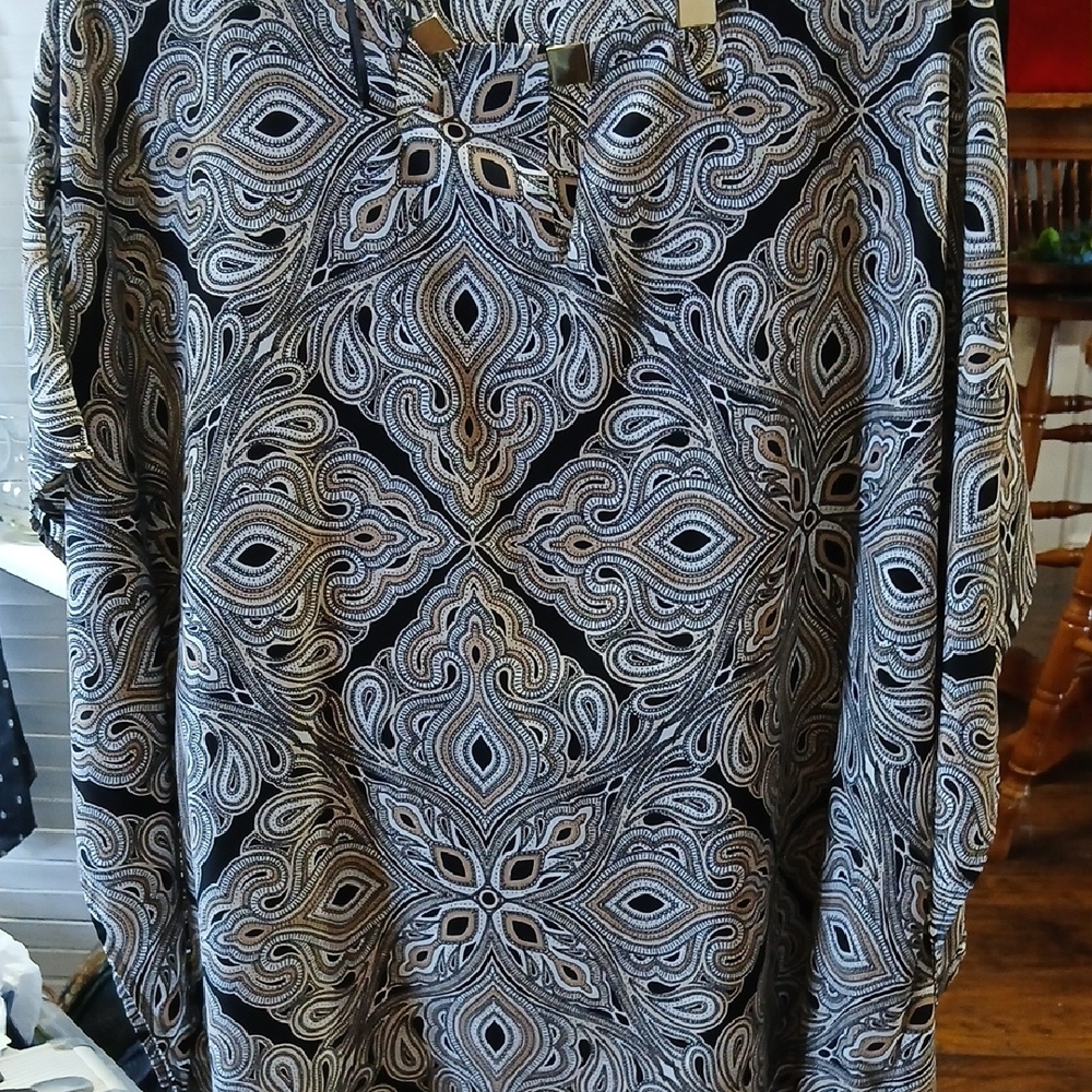 Dana Buchman Black and White Printed Blouse